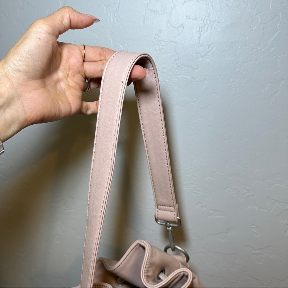 Matt & Nat Isshiki Loom Collection Bucket Bag Petal Pink Vegan Leather - Picture 6 of 9